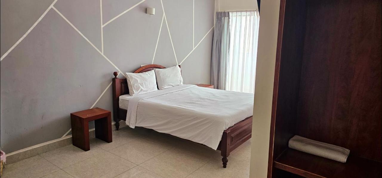The Lion Pub & Hotel Dehiwala-Mount Lavinia ภายนอก รูปภาพ