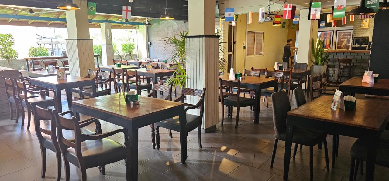 The Lion Pub & Hotel Dehiwala-Mount Lavinia ภายนอก รูปภาพ